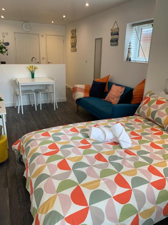 Bournemouth Nr Town Beach Train Coach Shops Lovely Entire Apartment Allows Quiet Good Dogs Exterior photo
