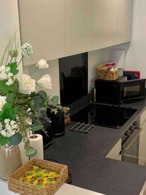 Bournemouth Nr Town Beach Train Coach Shops Lovely Entire Apartment Allows Quiet Good Dogs Exterior photo